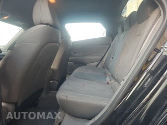 2022 Hyundai Elantra SE - miniatura 13