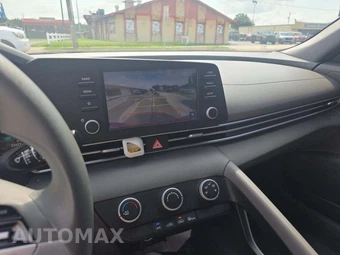 2022 Hyundai Elantra SE - miniatura 10
