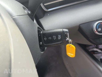 2022 Hyundai Elantra SE - miniatura 8