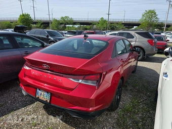 2022 Hyundai Elantra SEL – miniatura 3