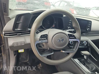2022 Hyundai Elantra SEL – miniatura 10