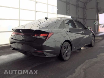 2022 Hyundai Elantra SEL – miniatura 4