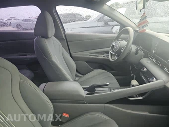 2022 Hyundai Elantra SEL – miniatura 8