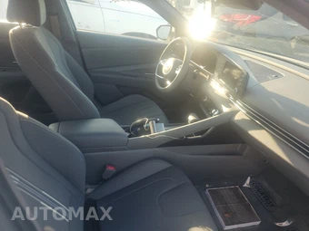 2022 Hyundai Elantra SEL - miniatura 8