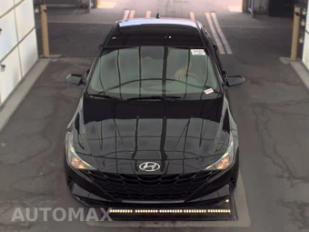 2022 Hyundai Elantra SEL - miniatura 2