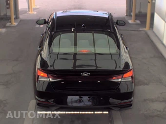 2022 Hyundai Elantra SEL - miniatura 5