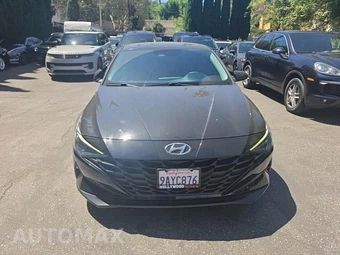 2022 Hyundai Elantra SEL - miniatura 2