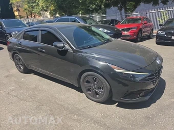 2022 Hyundai Elantra SEL - miniatura 3