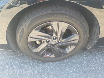 2022 Hyundai Elantra SEL - miniatura 8