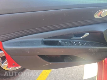 2022 Hyundai Elantra SEL – miniatura 9