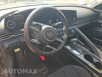 2022 Hyundai Elantra SEL - miniatura 11