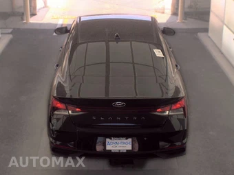 2022 Hyundai Elantra SEL - miniatura 5