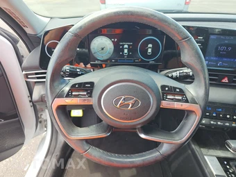 2022 Hyundai Elantra SEL - miniatura 10