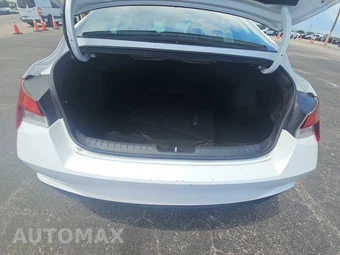 2022 Hyundai Elantra SEL - miniatura 16