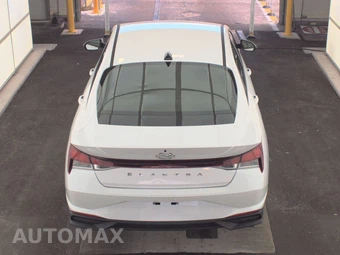 2022 Hyundai Elantra SEL - miniatura 5