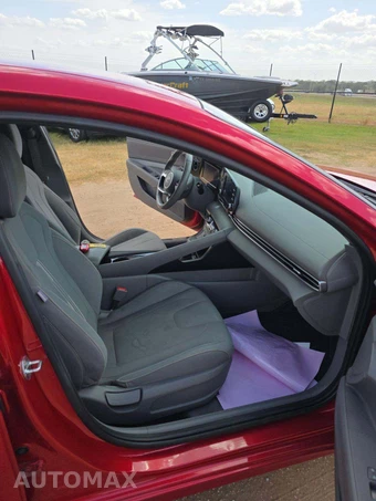 2022 Hyundai Elantra SEL – miniatura 15