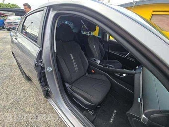 2022 Hyundai Elantra SEL - miniatura 19