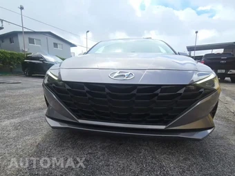 2022 Hyundai Elantra SEL - miniatura 2
