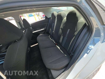 2022 Hyundai Elantra SEL - miniatura 13