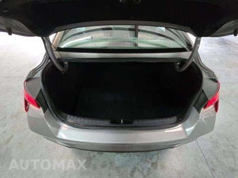 2022 Hyundai Elantra SEL - miniatura 15