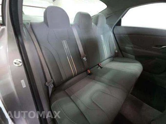 2022 Hyundai Elantra SEL - miniatura 17