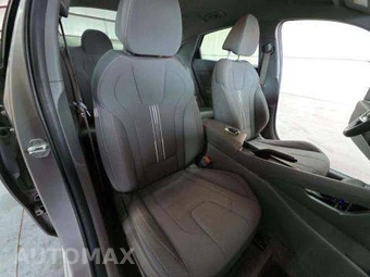 2022 Hyundai Elantra SEL - miniatura 19