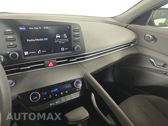 2022 Hyundai Elantra SEL - miniatura 11