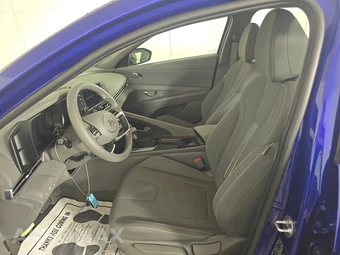 2022 Hyundai Elantra SEL - miniatura 7
