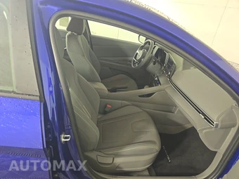 2022 Hyundai Elantra SEL - miniatura 8