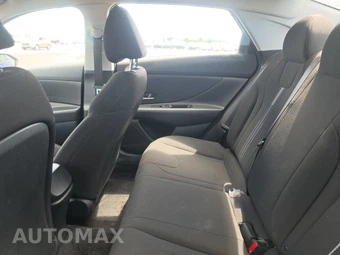 2022 Hyundai Elantra SEL – miniatura 13