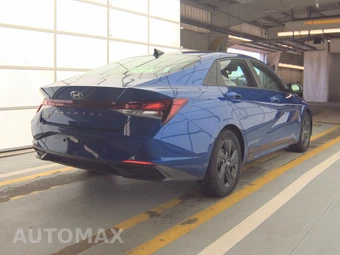 2022 Hyundai Elantra SEL – miniatura 4