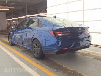 2022 Hyundai Elantra SEL – miniatura 6