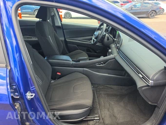 2022 Hyundai Elantra SEL – miniatura 8