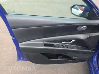 2022 Hyundai Elantra SEL – miniatura 9