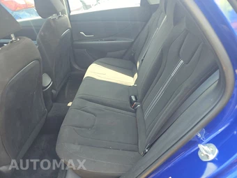 2022 Hyundai Elantra SEL - miniatura 13
