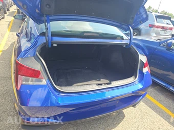 2022 Hyundai Elantra SEL - miniatura 16
