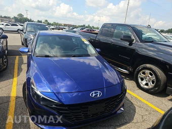 2022 Hyundai Elantra SEL - miniatura 2
