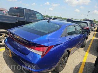 2022 Hyundai Elantra SEL - miniatura 4