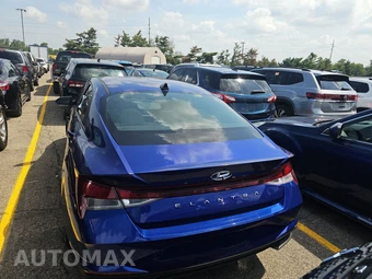 2022 Hyundai Elantra SEL - miniatura 5