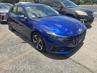 2022 Hyundai Elantra SEL - miniatura 3