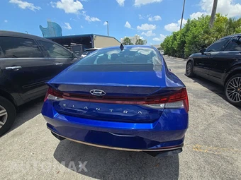 2022 Hyundai Elantra SEL - miniatura 5