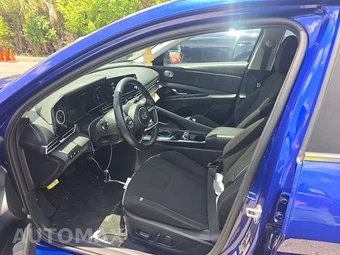 2022 Hyundai Elantra SEL - miniatura 7