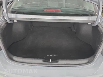 2022 Hyundai Elantra SEL - miniatura 13