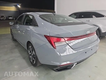 2022 Hyundai Elantra SEL - miniatura 6