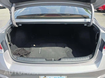 2022 Hyundai Elantra SEL - miniatura 14