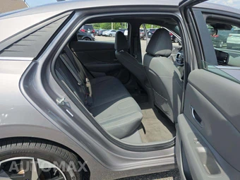 2022 Hyundai Elantra SEL - miniatura 16