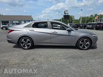 2022 Hyundai Elantra SEL - miniatura 4