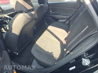2022 Hyundai Elantra SEL - miniatura 13