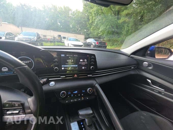 2022 Hyundai Elantra SEL - miniatura 10