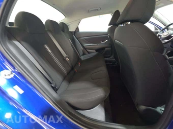 2022 Hyundai Elantra SEL - miniatura 16